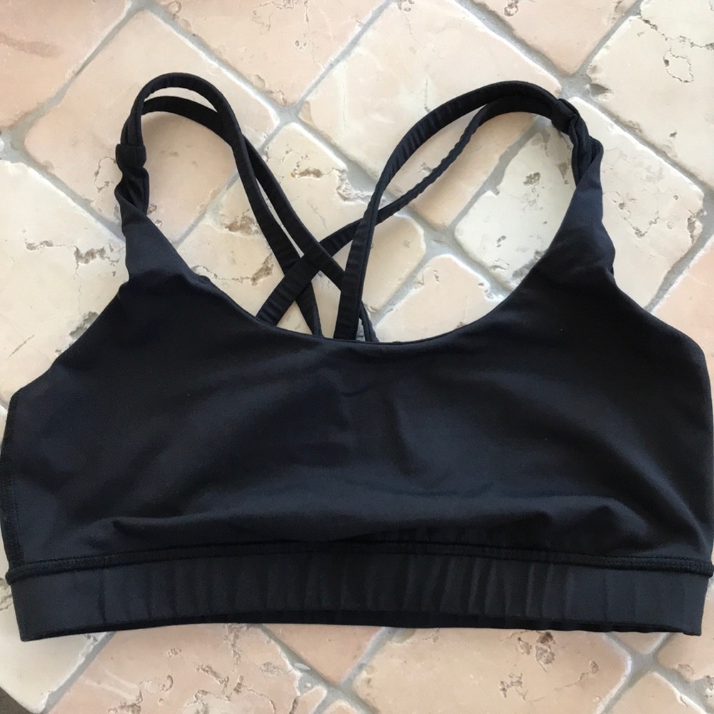 Black lululemon sports bra